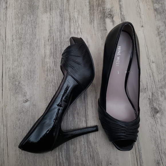 Women's High Heels - Picture 2 of 4